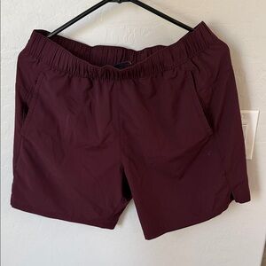Old Navy Active Quick-Dry Shorts in Burgundy